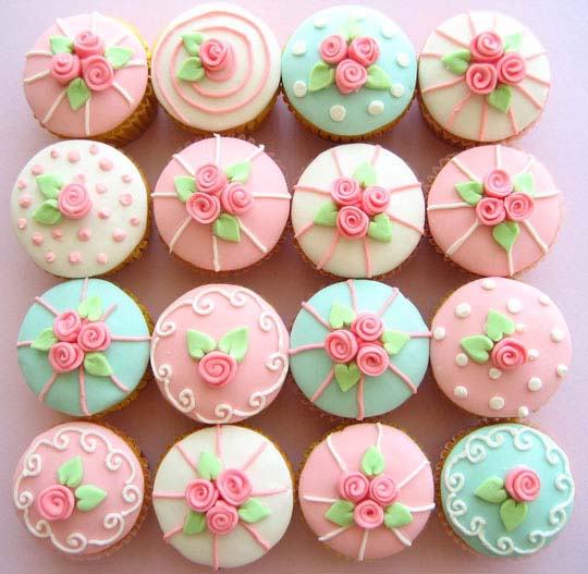 decorated cupcakes