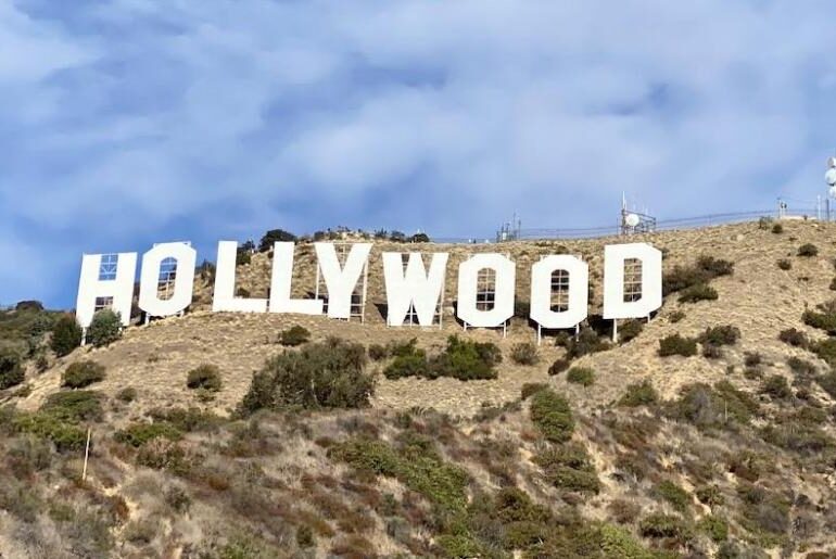 Hollywood font