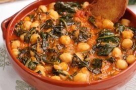 Best Espinacas con Garbanzos Near Me