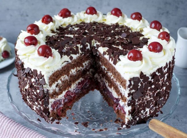 Best Schwarzwalder Kirschtorte Near Me