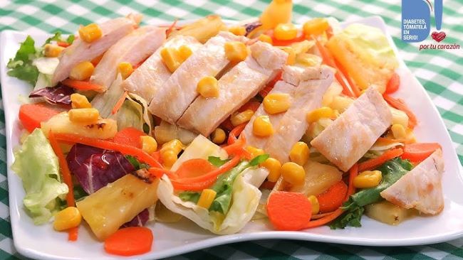 Ensalada de Pollo y Ananas